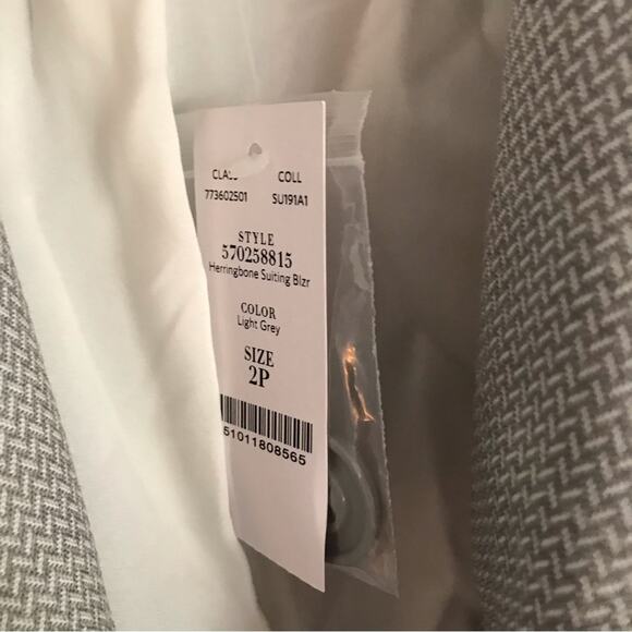 NWT White House black market gray herringbone suit jacket peplum blazer sz 2P - Picture 3 of 6